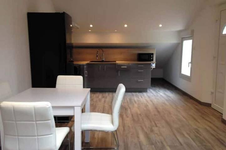 Gîte pour 2 personnes, avec piscine et jardin à Aiguillon