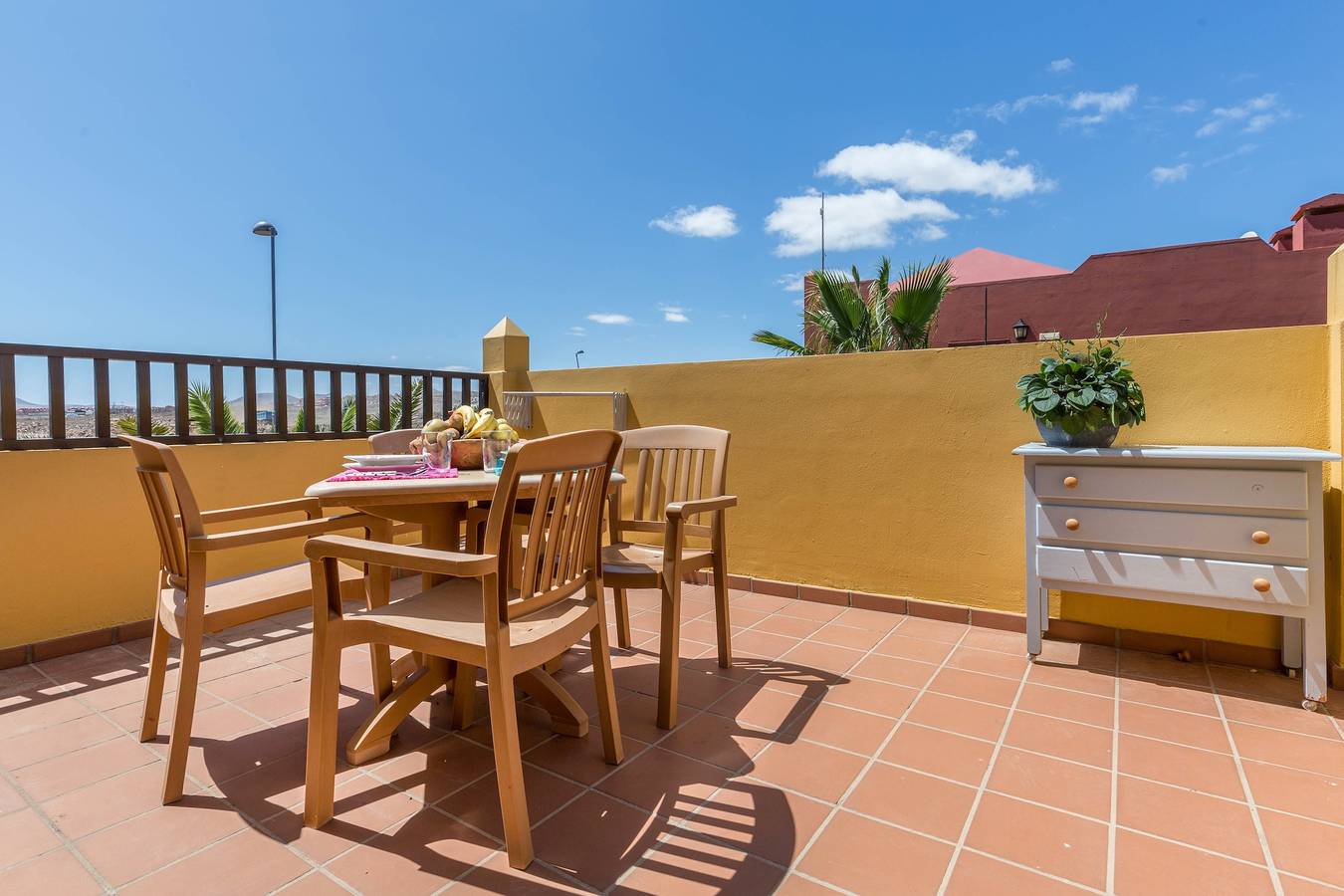 Appartamento intero, Appartamento "Fuerteventura Harmony" con vista sulle montagne, terrazza, piscina in comune e Wi-Fi in Oasis Tamarindo, La Oliva