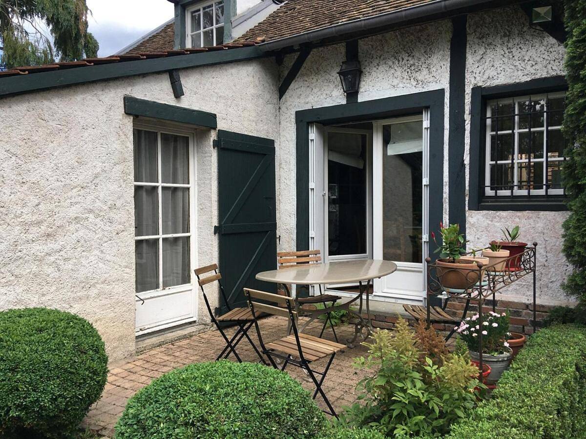 Three-Bedroom House in Chaumont-sur-Tharonne, Sologne