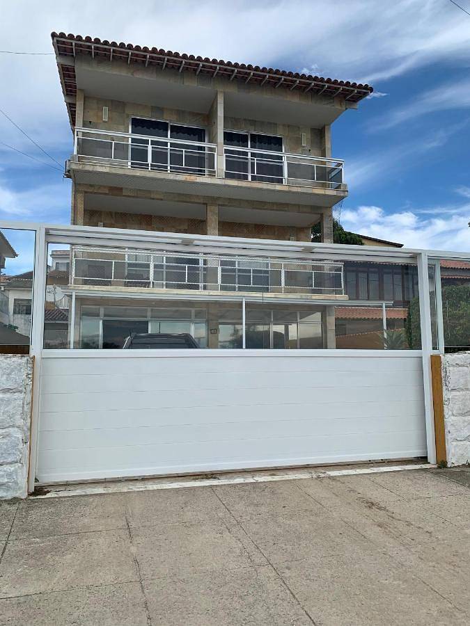 Casas e apartamentos de temporada para 3 pessoas, com balcão em São Pedro da Aldeia