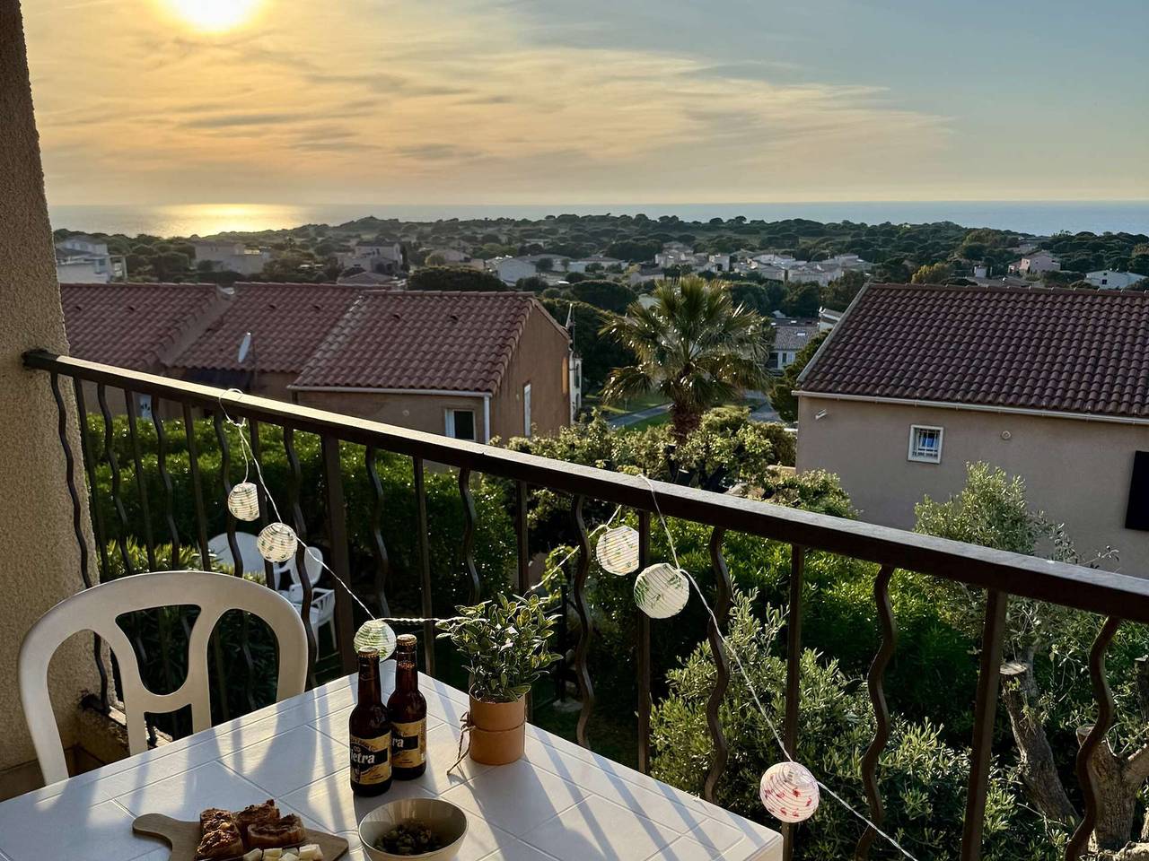 Apartamento entero, Estudio luminoso con vista al mar - Parking incluido in Sant Ambroggio, Lumio