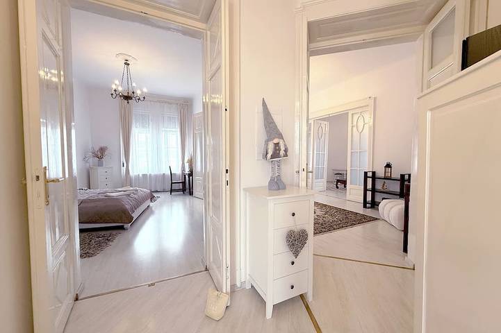 Ganze Wohnung, Elegante 2-Zi. 125m² Wohnung im Zentrum von Budapest in Budapest, Danube-Ipoly National Park