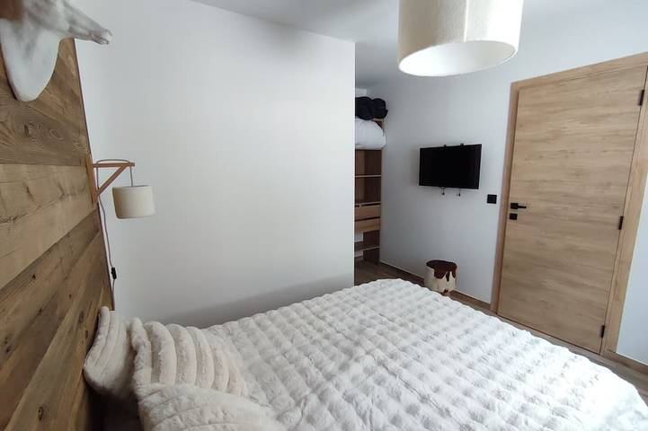 Gîte pour 12 personnes, avec jacuzzi et jardin à Égat - 3