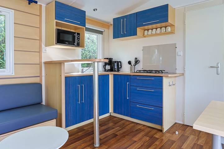 Caravane pour 4 personnes, avec terrasse ainsi que vue sur le lac et balcon/terrasse dans Côte de Granit Rose - 4