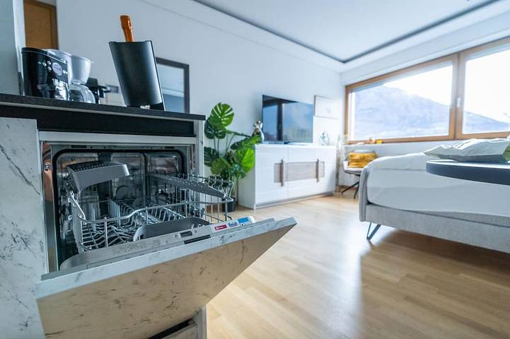 Ganze Wohnung, Ausblick Kleinjuwel im Herzen Merans mit Parkplatz, Panoramablick und Bike Raum. in Meran, Texelgruppe