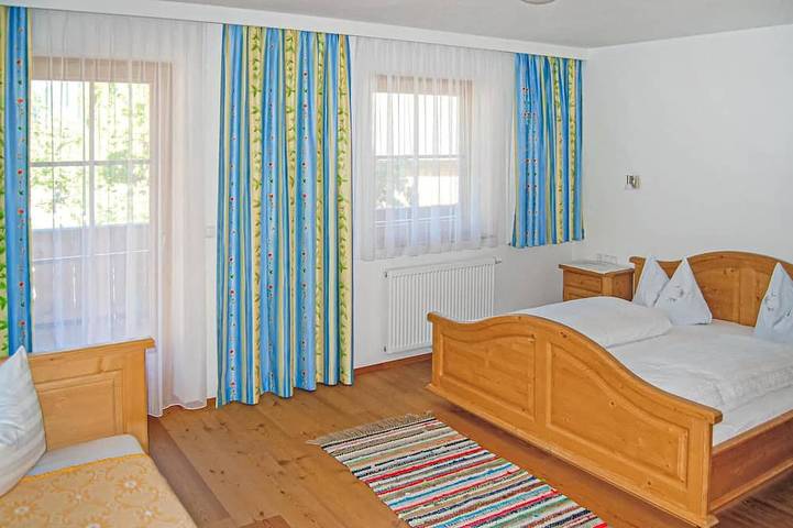 Ganze Wohnung, Wunderschoene Ferienwohnung in Hainzenberg, Zillertaler Alpen