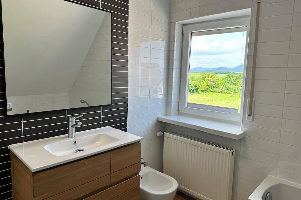 Wine and forest, cozy vacation home with outdoor sauna and a big garden in Landau, Südliche Weinstraße