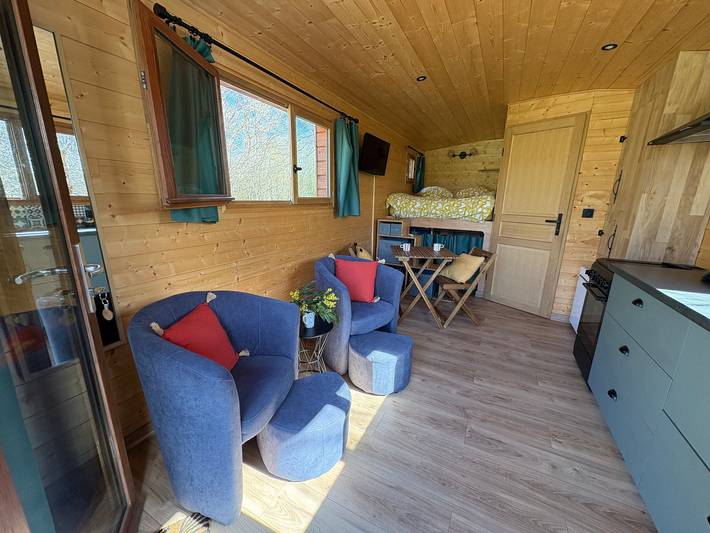 Autonome Roulotte de Charme avec Confort Moderne en Pleine Nature et à Proximité de Châteauroux in Ardentes, Châteauroux und Umgebung