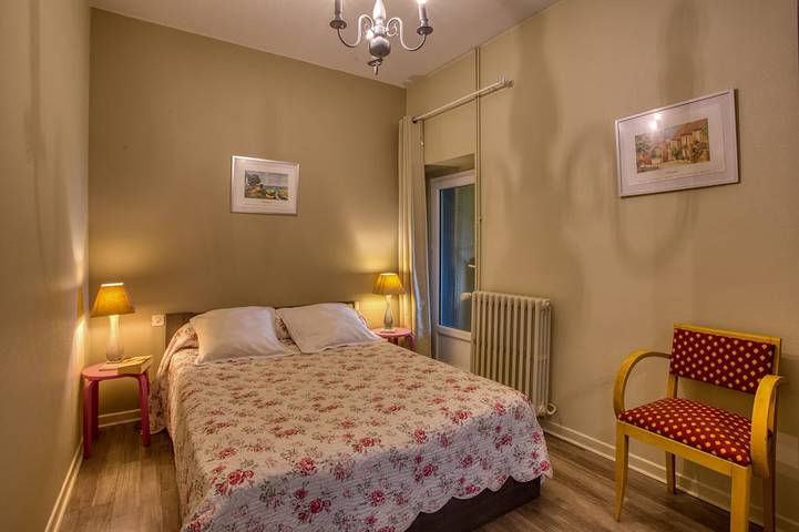 Location de vacances pour 6 personnes, avec sauna et jacuzzi ainsi que jardin et piscine à Tamniès - 3