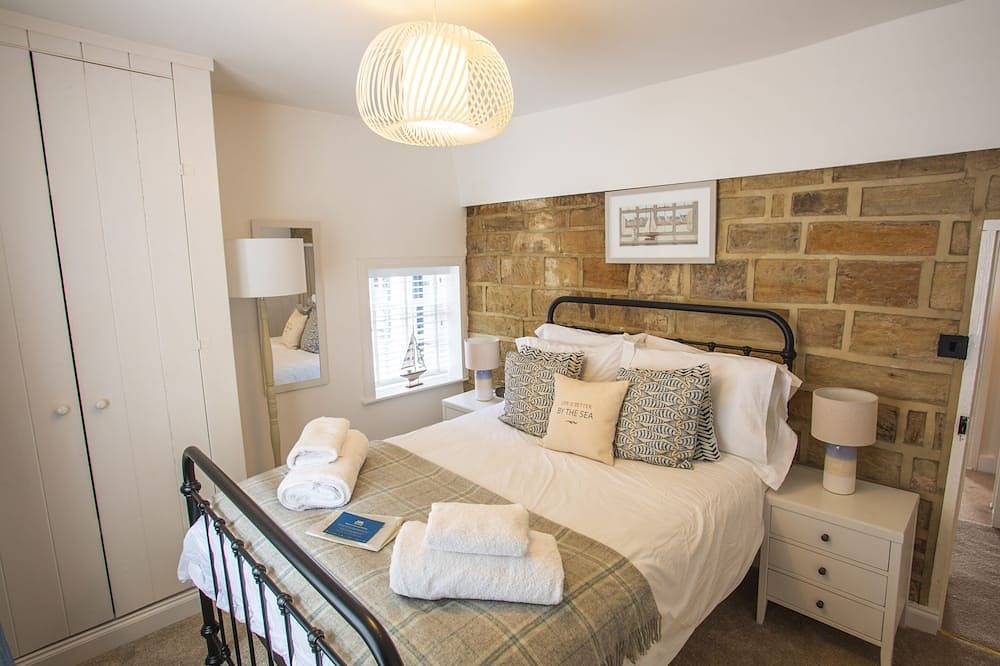 Whitby Boutique - Mast Cottage in Whitby, North York Moors National Park