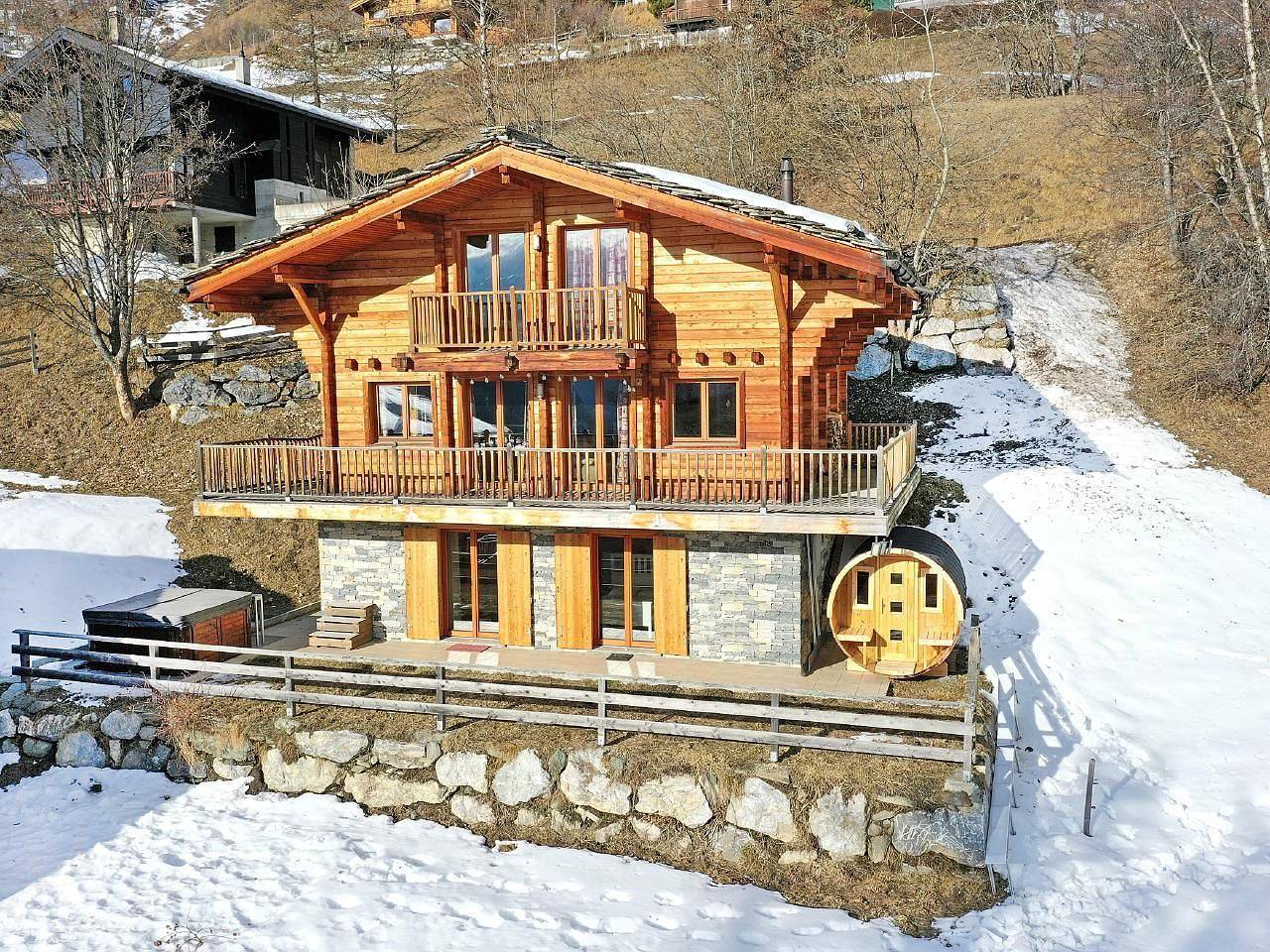 Geräumiges Ferienhaus Chalet Dixence in Les Masses, Hérémence