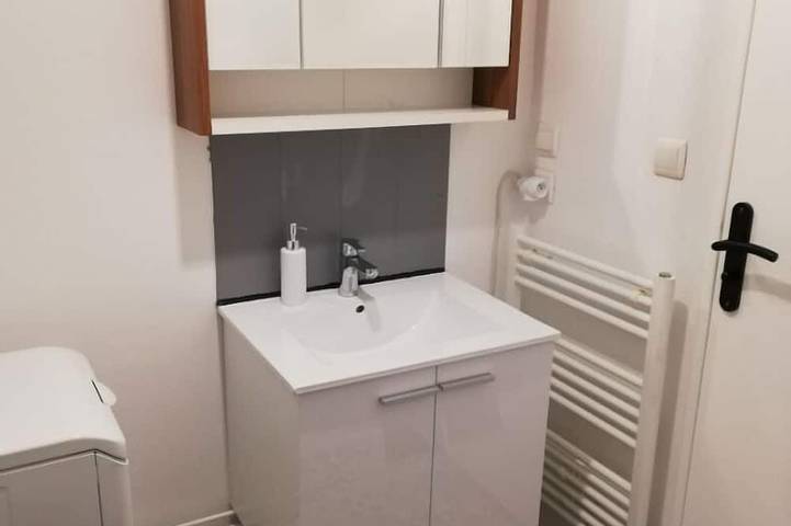 Entire apartment, Studio in the City Center with Terrace and Secure Parking in Nantes, Nantes region