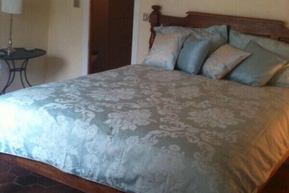 Appartement entier, Appartement romantique à Paris, grand 1 chambre sur le chic Ile Saint Louis in Paris 4e Arrondissement, Paris