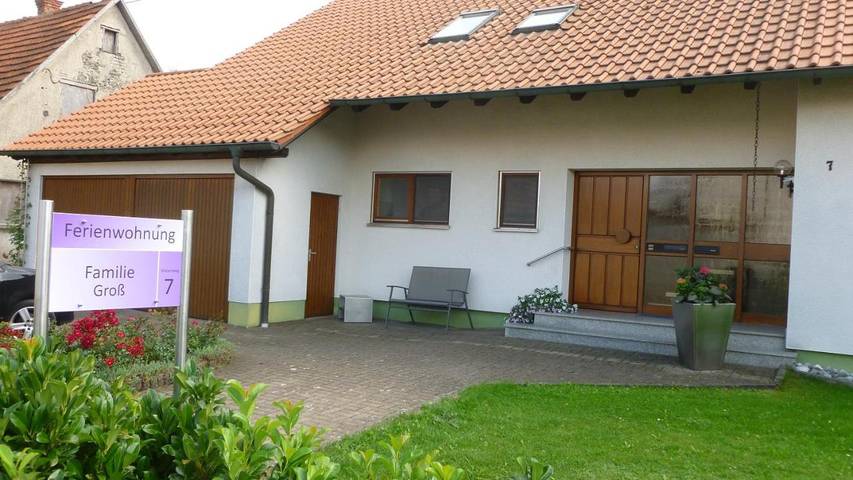 Ferienwohnung für 3 Personen, mit Terrasse und Garten