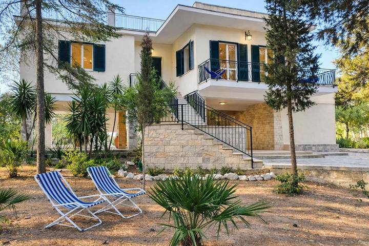 Villa per 7 persone, con terrazza e giardino nonché panorama a Nardò