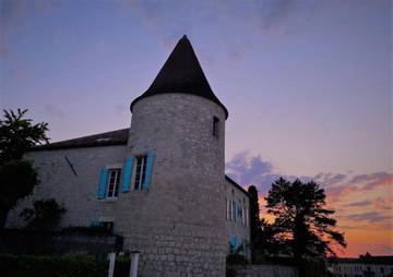 Chambre d’hôte pour 2 personnes, avec jardin et vue à Lauzun