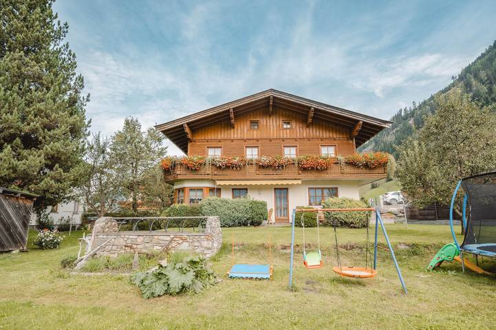 Ferienwohnung für 5 Personen, mit Balkon und Garten in Rauris