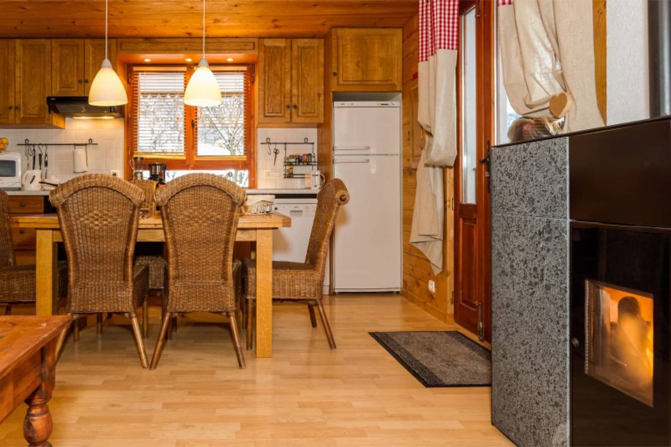 Appartement entier, Appartement 'Appartement Super Chatel' avec vue sur les montagnes, balcon et Wi-Fi in Chatel, Les Portes du Soleil