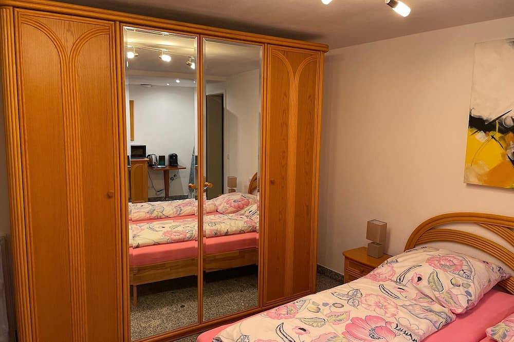 Ganze Wohnung, Zimmer im Grünen nähe Flughafen Köln/Bonn in Rösrath, Rheinisch-Bergischer Kreis