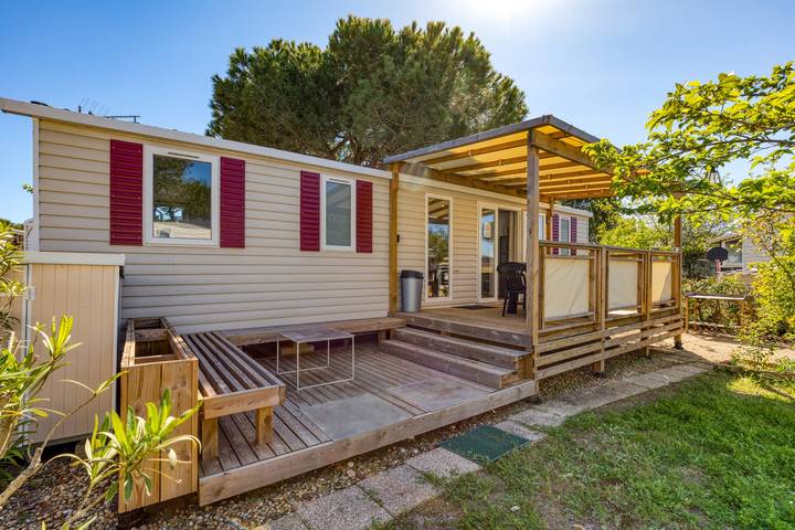 Camping pour 4 personnes, avec jardin et jacuzzi, adapté aux familles à Lattes - 3