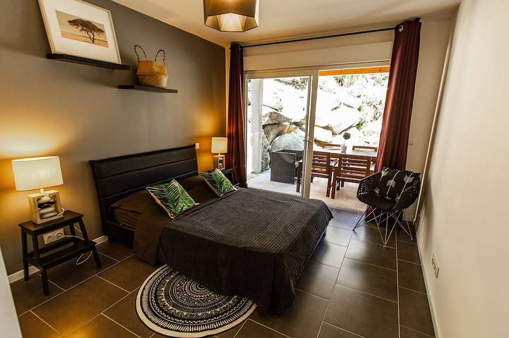 Appartement entier, New accommodation, summer kitchen, terrace, garden in Olmeto, Arrondissement de Sartène