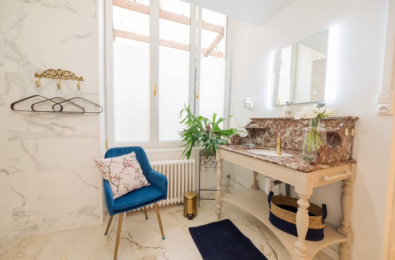 La Suite de Notre Dame au pied du Château Fort de Sedan - Chambre Eléonore de Bergh in Sedan, Ardennes