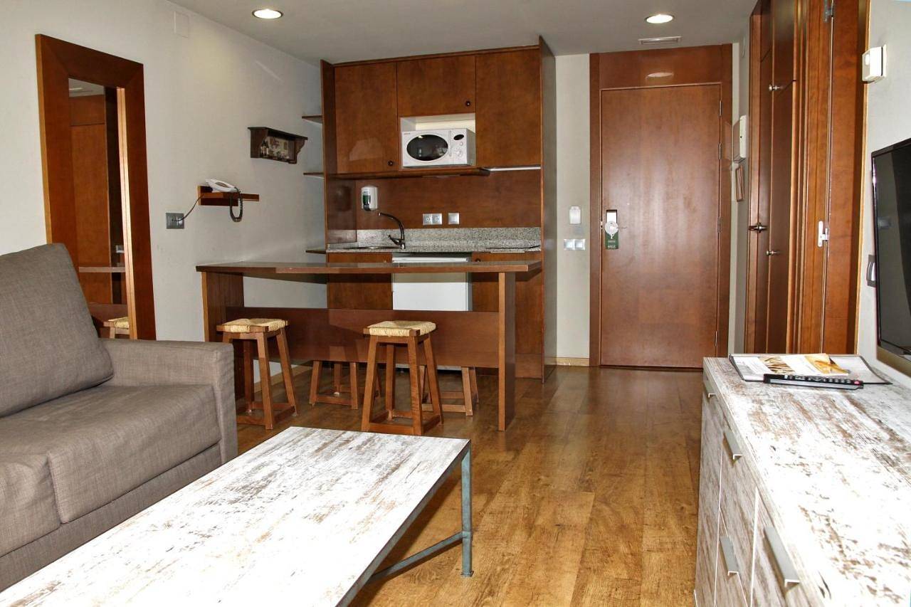 Aparthotel La Vall Blanca in Betren, viella e mijaran