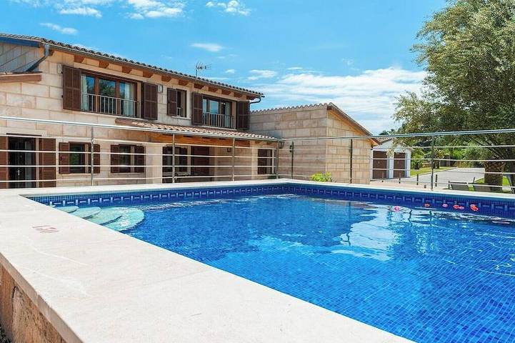 Villa für 8 Personen, mit Terrasse und Garten sowie Whirlpool in Alcúdia