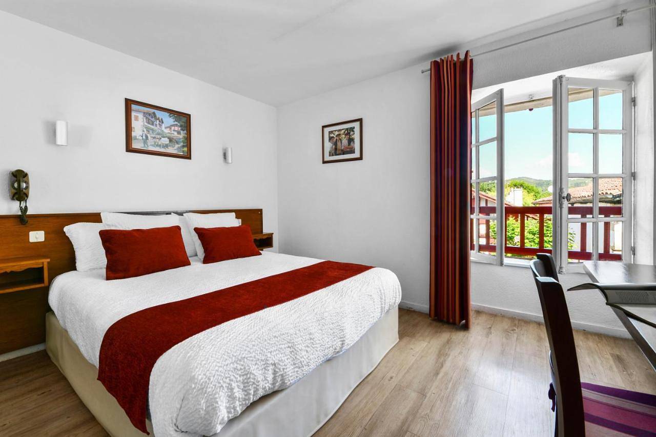 Logis Hôtel Baratxartea in Sare, Région de Bayonne