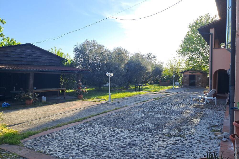 Pomegranate Apartment - farmhouse Podere Travalda in Pontedera, Pisa Provinz