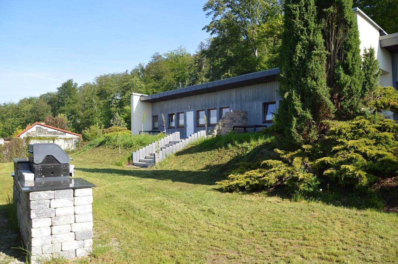 Ganze Wohnung, Apartment „Blick Ruhla“ mit Bergblick, privater Terrasse und Wlan in Wartburg, Ruhla