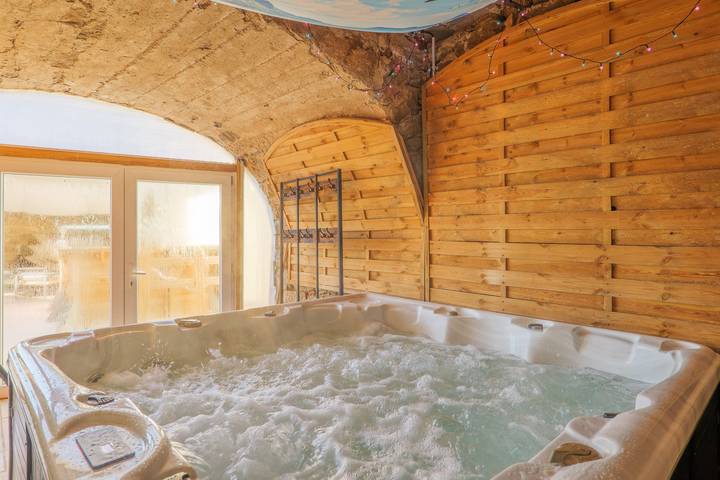 Ferienhaus für 14 Personen, mit Balkon und Whirlpool in der Ardèche - 4