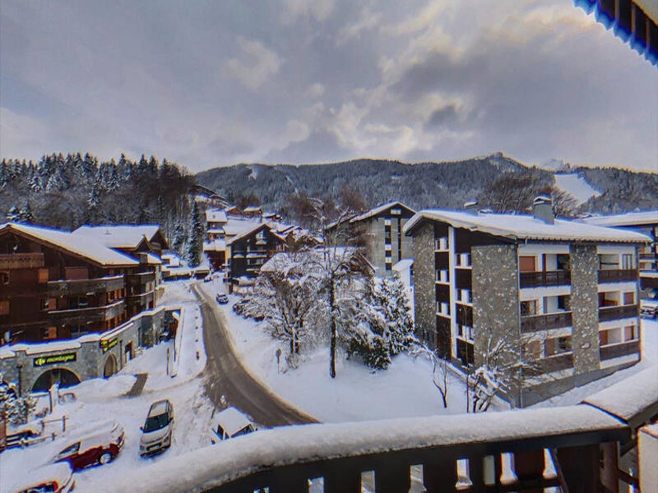 Ganze Wohnung, Apartment im Dorf mit Bergblick in Les Carroz, Arâches-la-Frasse