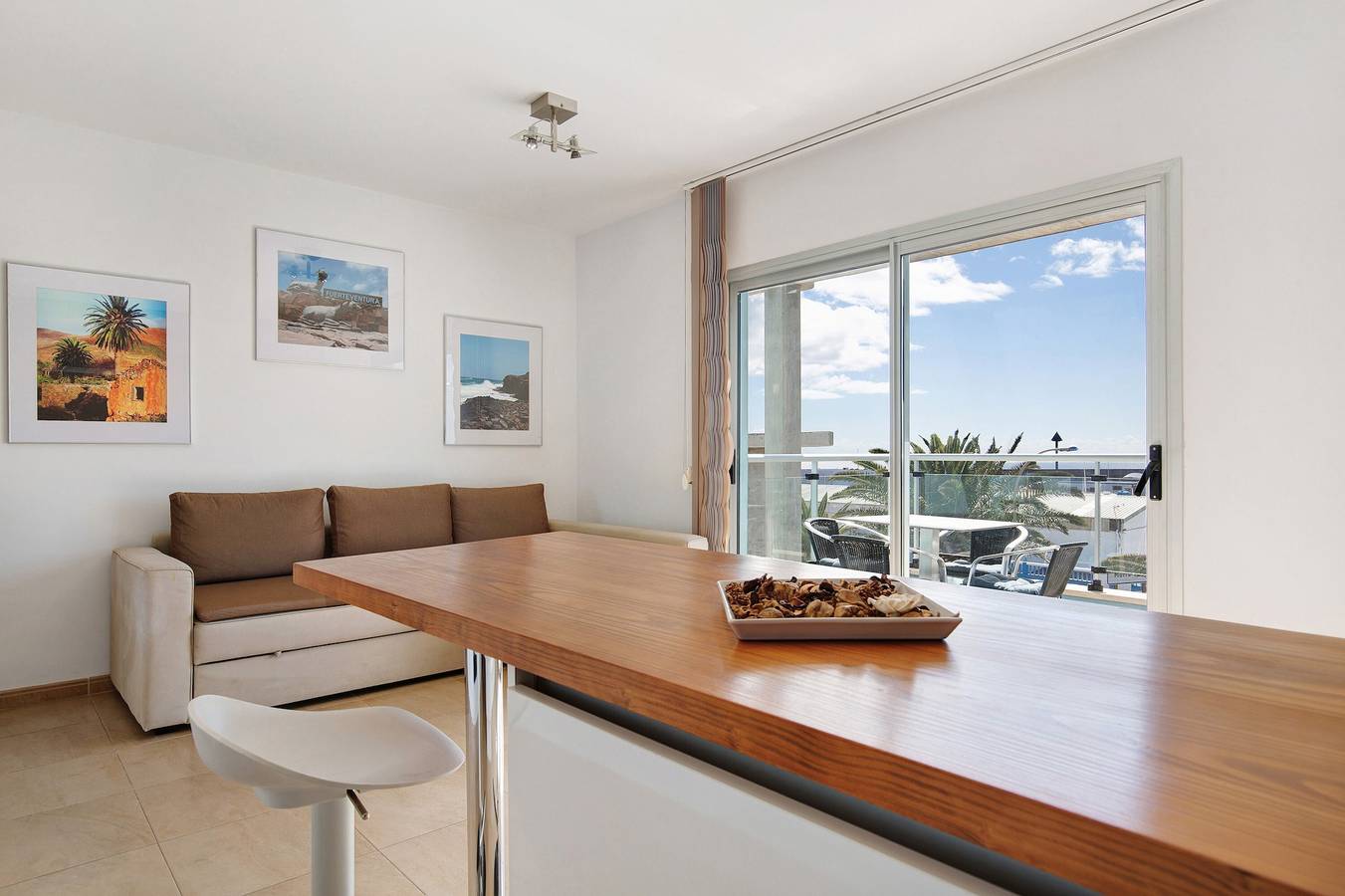 Vacation Home "Mar y Luz" with Sea View, Private Terrace & Wi-Fi in Morro del Jable, Pájara