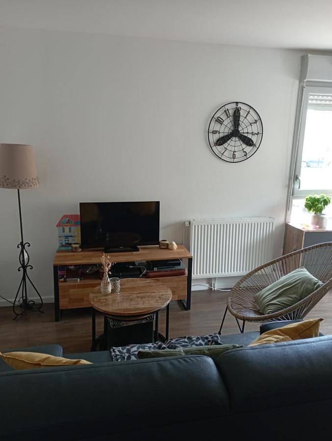 Appartement entier, At Home in Jeumont, Avesnes-sur-Helpe