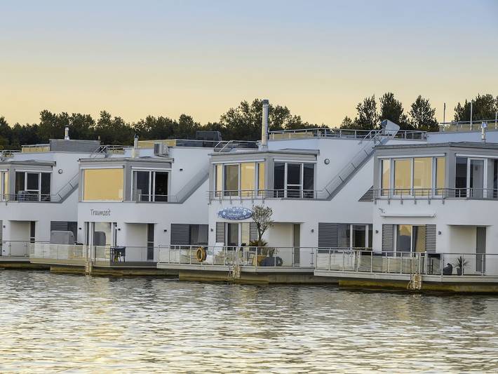 Ferienhaus für 8 Personen, mit Terrasse und Sauna in Bitterfeld-Wolfen - 3