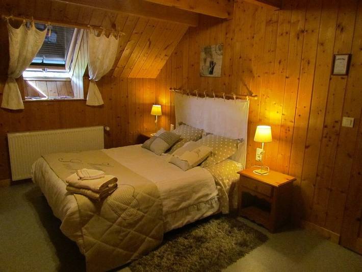 Gîte pour 12 personnes, avec jardin et piscine