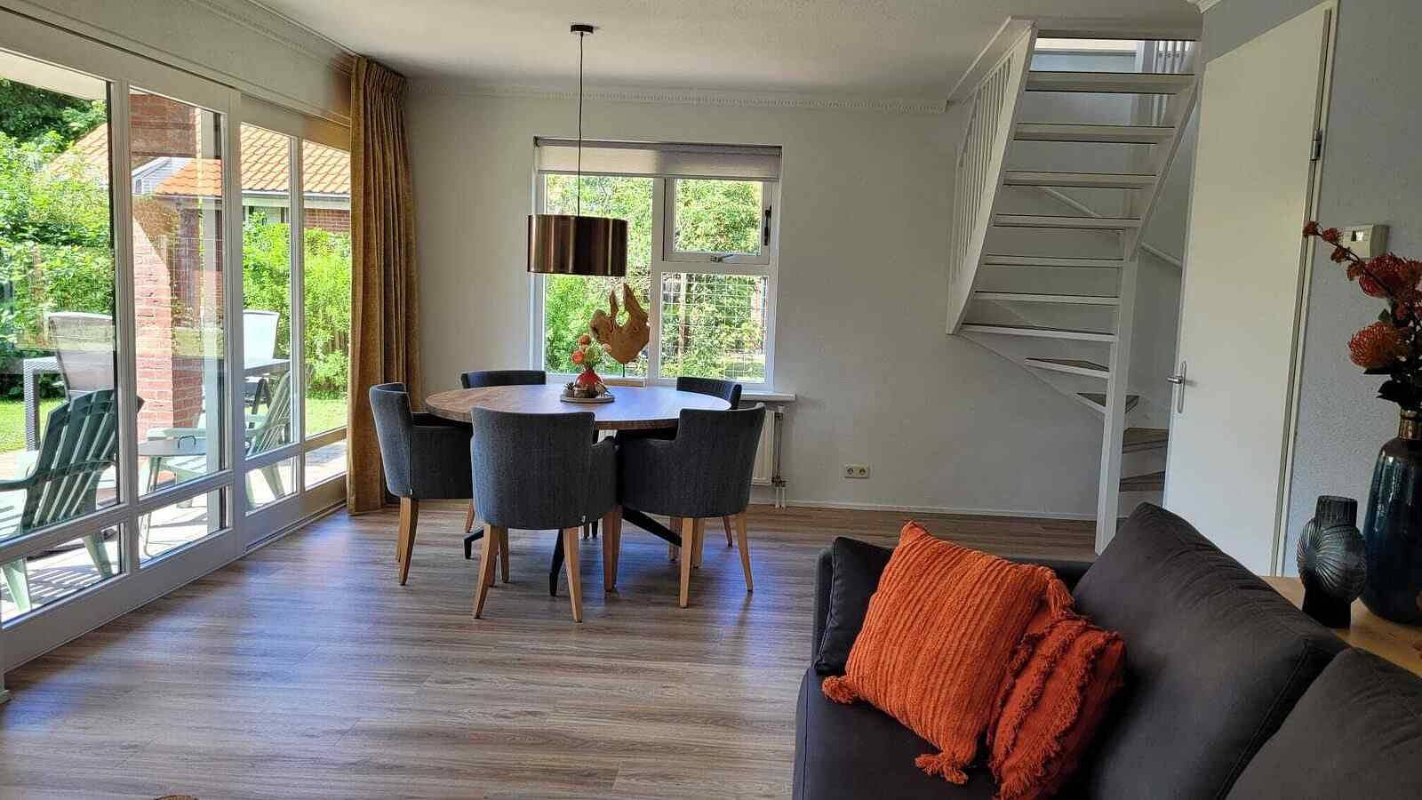 Freistehendes 4-Personen Ferienwohnung auf Ferienpark de Wijde Aa in Roelofarendsveen in Roelofarendsveen, Groene Hart