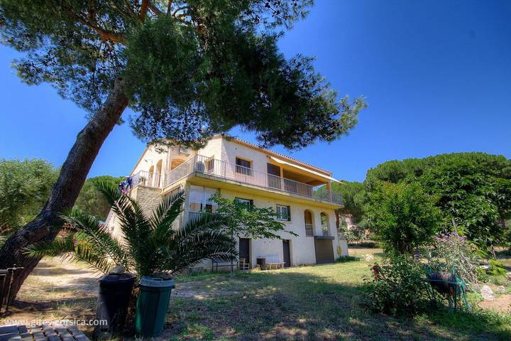 Gîte pour 4 personnes, avec Terrasse ainsi que Jardin et Vue