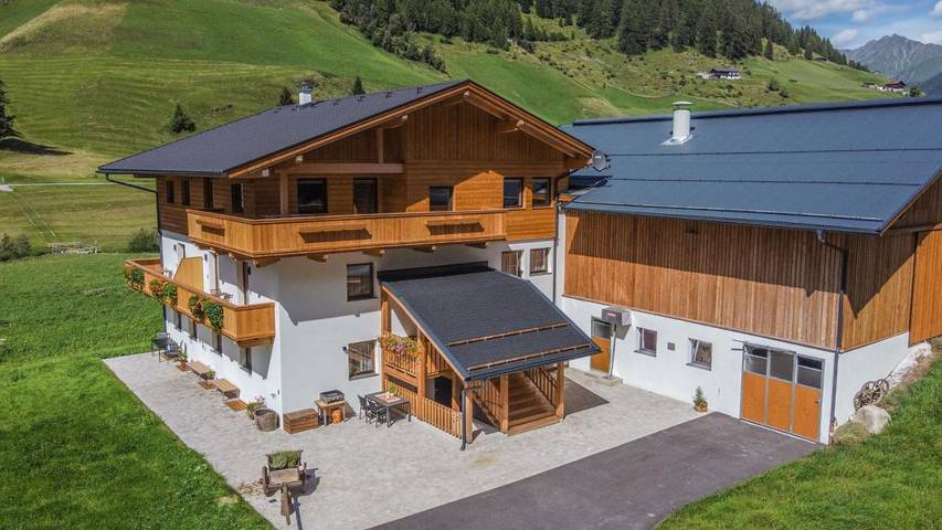 Ferienhaus für 5 Personen, mit Balkon und Terrasse sowie Garten und Ausblick