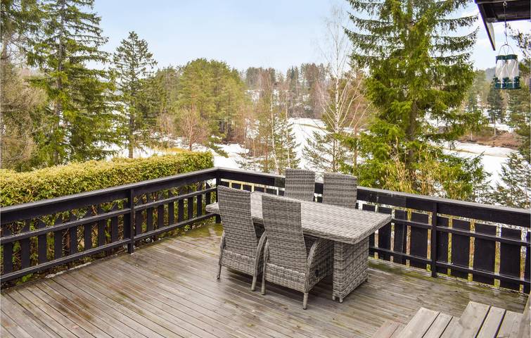 Ferienhaus für 8 Personen mit Terrasse in Drangedal