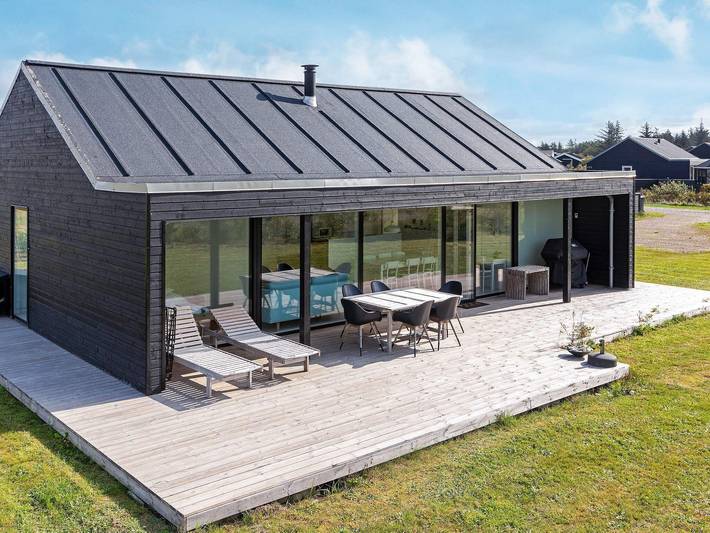Ferienhaus für 8 Personen, mit Whirlpool und Terrasse sowie Sauna in Tranum Strand