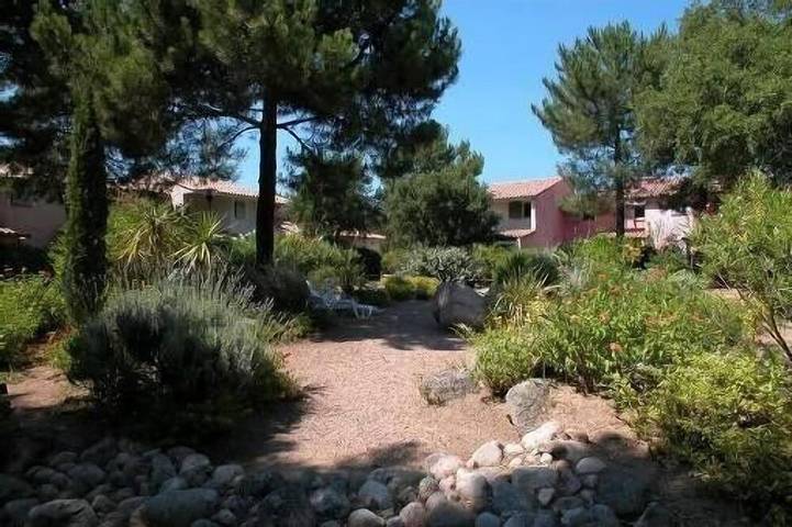 Villa pour 6 personnes, avec terrasse et jardin