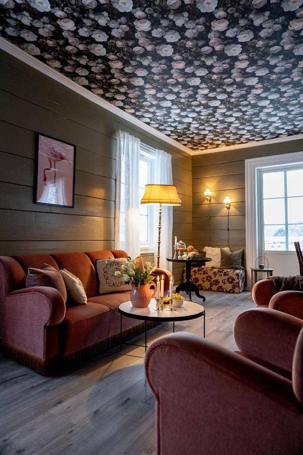 Pension voor 8 personen, with uitzicht and tuin as well as uitzicht op het meer in Noorwegen