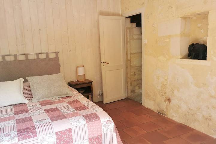 Gîte pour 2 personnes, avec terrasse et jardin à Villegouge - 4