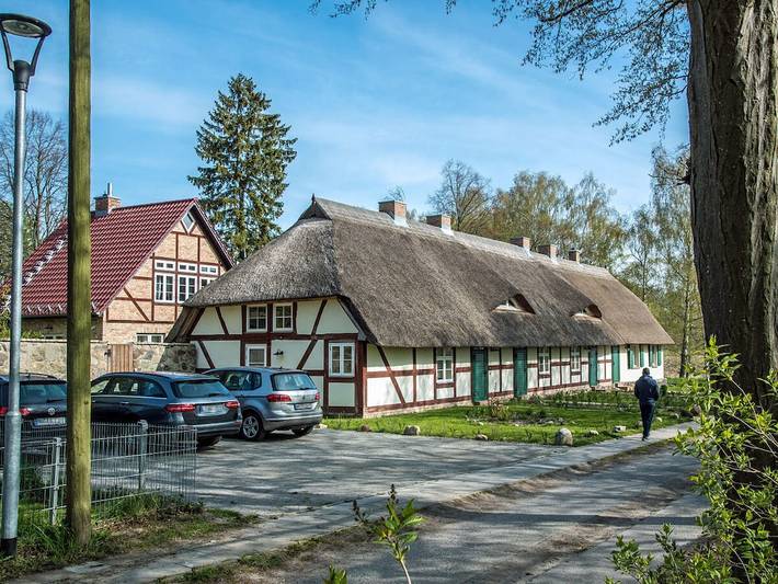Grüne Kate am Schwanenteich in Lassan, Vorpommern Greifswald