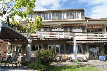 Cottage pour 2 personnes, avec terrasse ainsi que jardin et vue sur le lac, animaux acceptés à Sigriswil