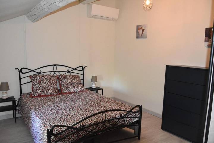 Location de vacances pour 6 personnes, avec terrasse ainsi que piscine et jardin à Entraigues-sur-la-Sorgue - 3