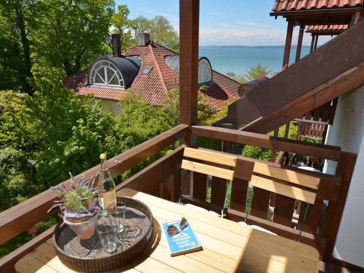 Ferienwohnung für 3 Personen, mit Balkon und Sauna sowie Seeblick in Chieming