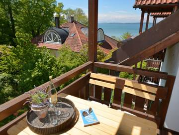 Ferienwohnung für 3 Personen, mit Sauna und Balkon sowie Seeblick, mit Haustier in Chieming